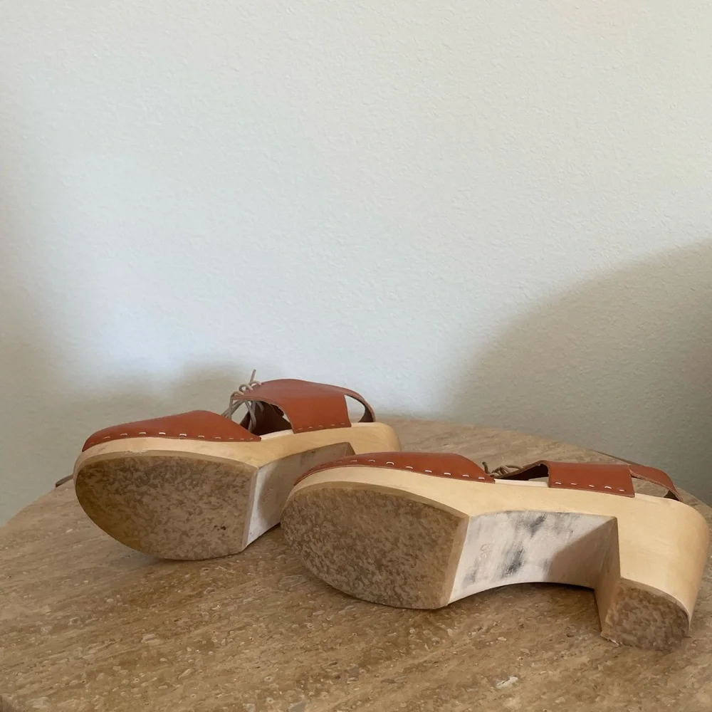 Bryr Tan Leather Lace-Up Clogs - Picture 3 of 4